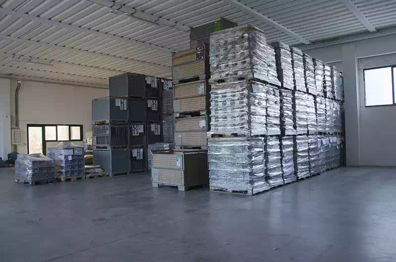 Magazzino per lo stoccaggio dei materiali metallici.