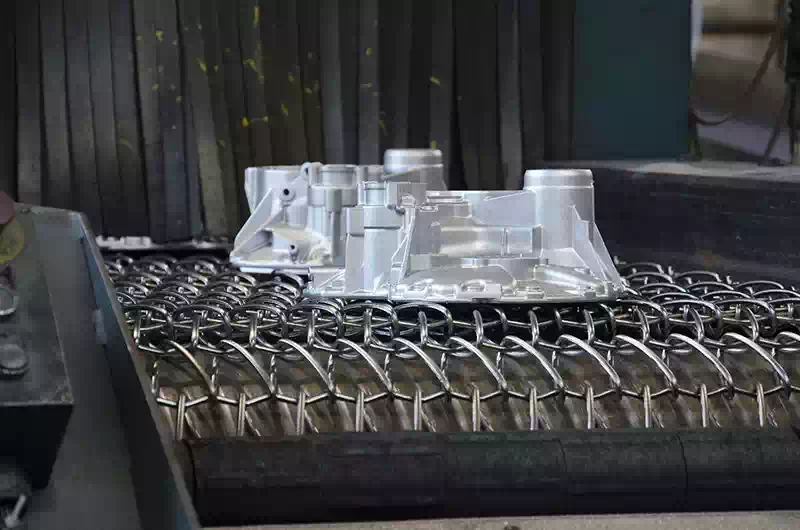 Massima cura nei trattamenti di finitura superficiale metalli.